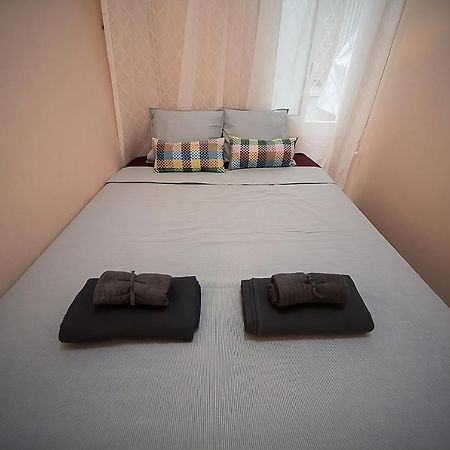 Traditional Rooms In Eixample Barcelone Extérieur photo