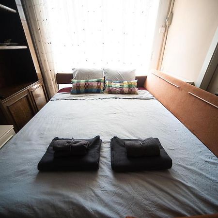 Traditional Rooms In Eixample Barcelone Extérieur photo