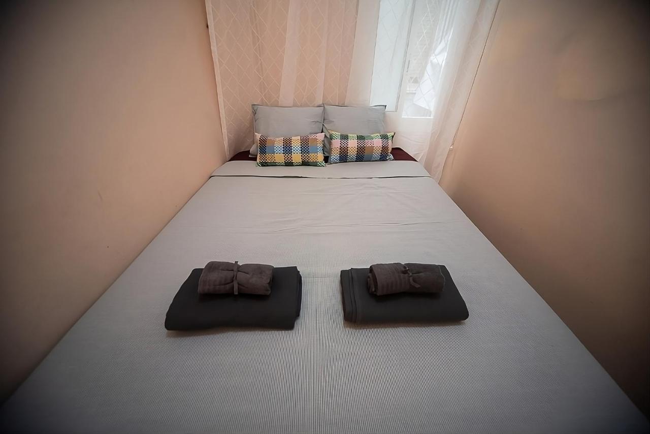 Traditional Rooms In Eixample Barcelone Extérieur photo