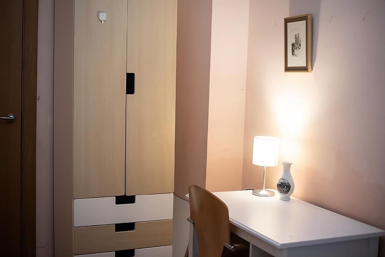 Traditional Rooms In Eixample Barcelone Extérieur photo