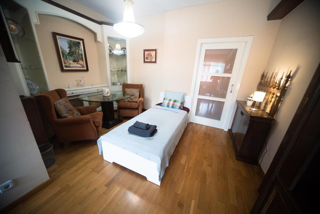 Traditional Rooms In Eixample Barcelone Extérieur photo