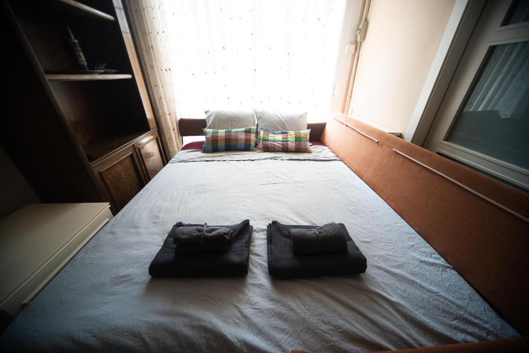Traditional Rooms In Eixample Barcelone Extérieur photo